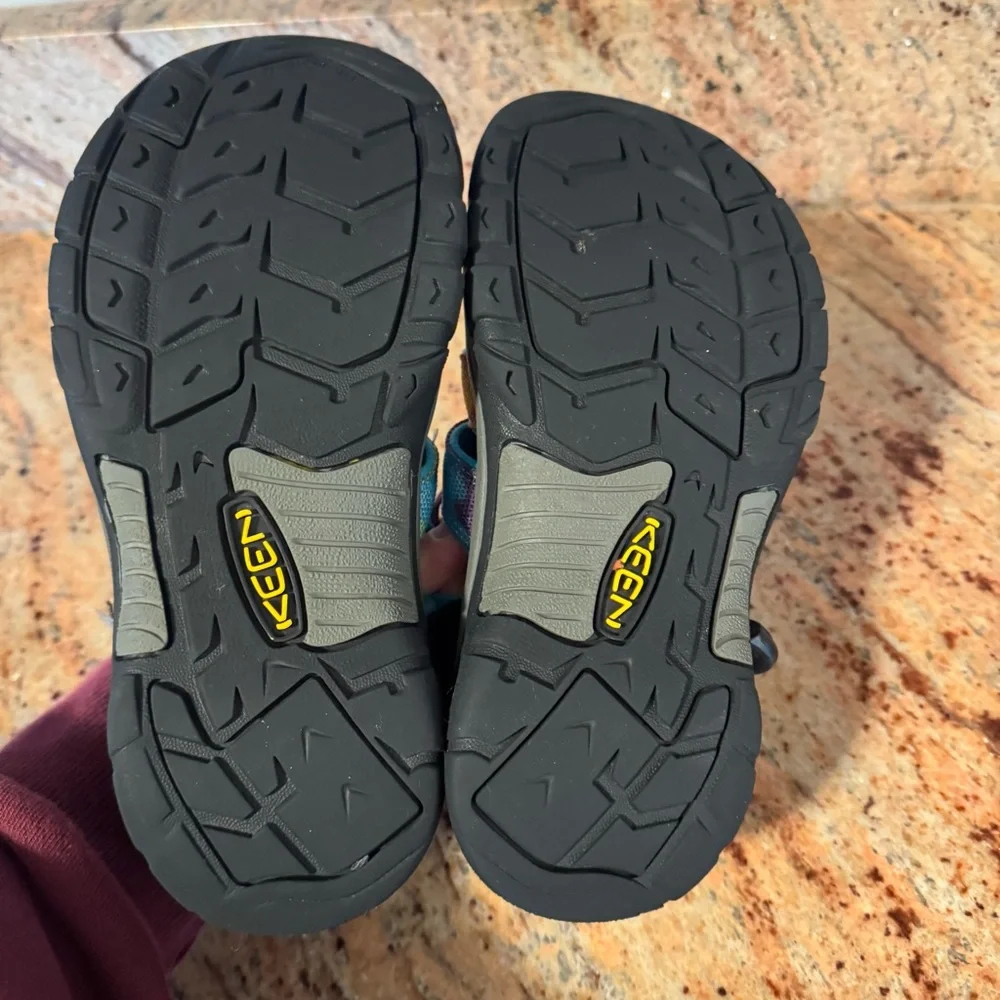 KEEN Size 3 Little Kids Boy or Girls Colorful Sandals